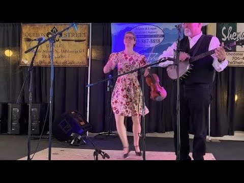 April Verch - Dancer and Fiddler on fire - Arkansas Traveler - Bear on the Square Festival 2022