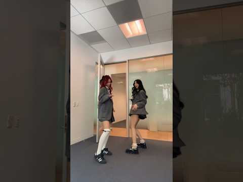 Handshakes are taken very seriously at the Dream Academy ???? #DREAMACADEMYHQ #HYBE #GEFFEN #드림아카데미