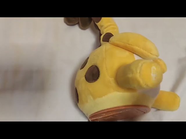 Vídeo relacionado con XUQEAYWD Jirafa de Peluche Parlanchina,Peluche Jirafa Bailadora y Parlanchina | Figura Interactiva Musical Cantante con Pilas Recargables | para Fiestas Viajes Picnic al Aire Libre