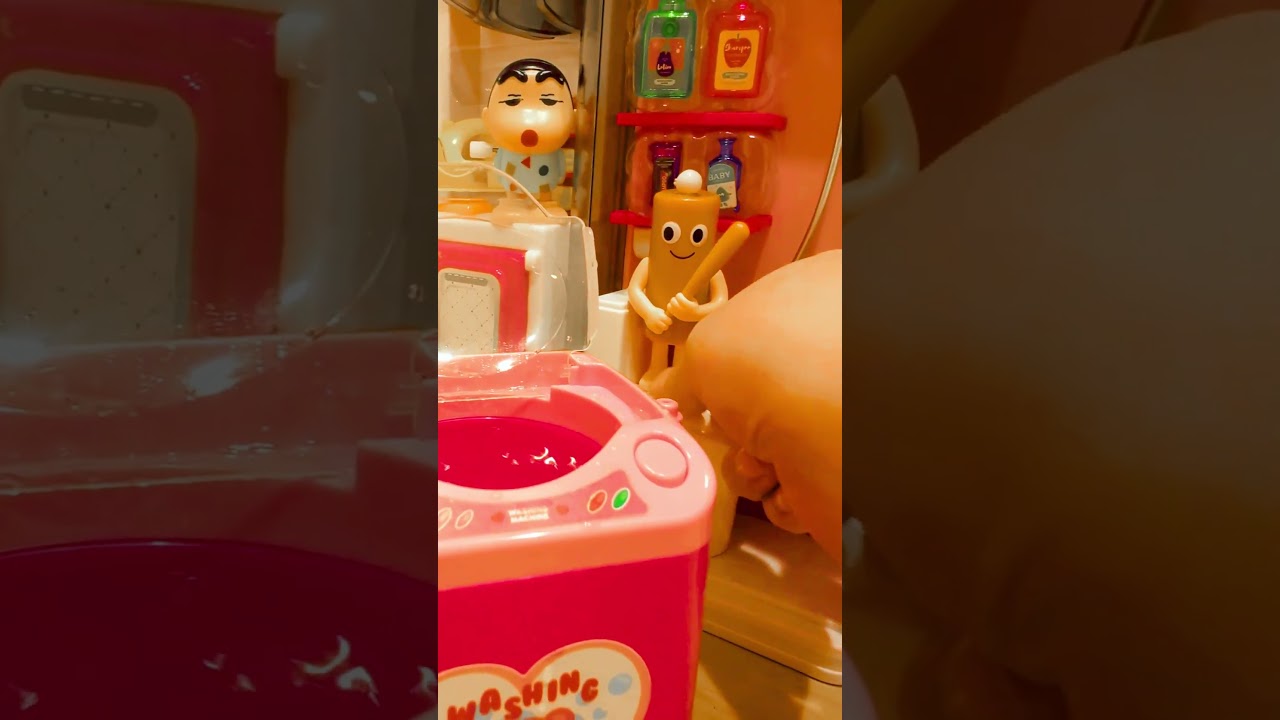 Who put the Let we all smile in the washing machine😝😝🤣  　 #こびとづかん# washing machine# #toys #fun