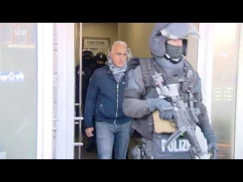 Sondereinsatzkommando stürmt  Wohnung: Erkan Ex, der Mongols Boss verhaftet