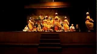 tari mojang priangan_ LISENDA (lingkung Seni Sunda) UPI BANDUNG.AVI