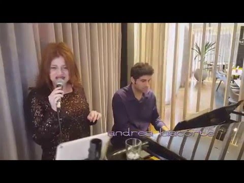 ANDREA LAACORTE - PIANO E VOZ
