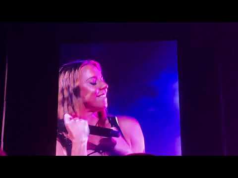 Sporty Spice and Bryan Adams sing say you’ll be there Sheffield rock and roll circus 2025 