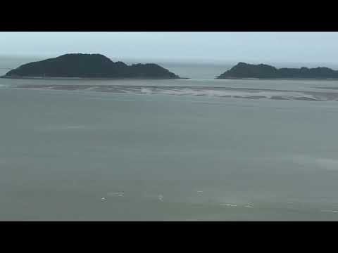 The opposite coastline: impossible.These coastal geography is wild & wild,too