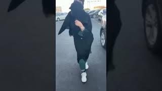 Download lagu Saudi girl raaste mai hi dance karne lagi #saudi_girl #shorts mp3