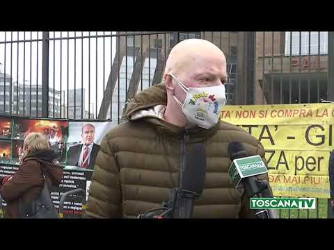 2021-01-30 FIRENZE - FAMILIARI VITTIME STRAGE VIAREGGIO,PRESIDIO AL TRIBUNALE