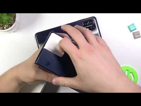 Is there a Charger included in the Motorola Edge 20 Lite Box Set? EU Distribution