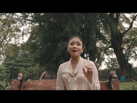 Sruti Respati - Hujan Pagi (Official Music Video)