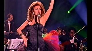 Sevilla   Rocio Jurado 1991 en Antena 3 con algunos AmigOz