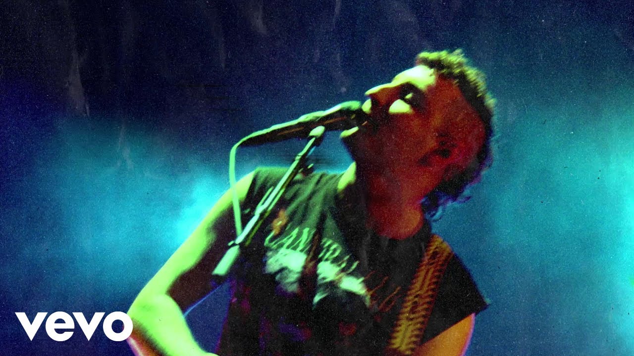 Lyrics : Sea Girls - Hometown + Terjemahan - Pancaswara Lyrics