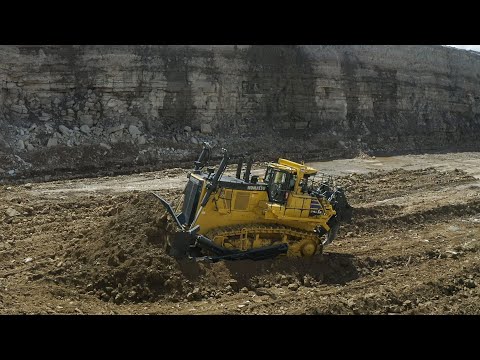 Komatsu D475A-8 Large Dozer: Delivery at the jobsite