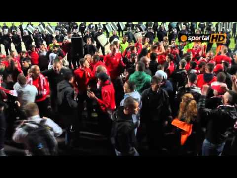 Сектор ''Г'' ''атакува'' играчите на ЦСКА след края на мача