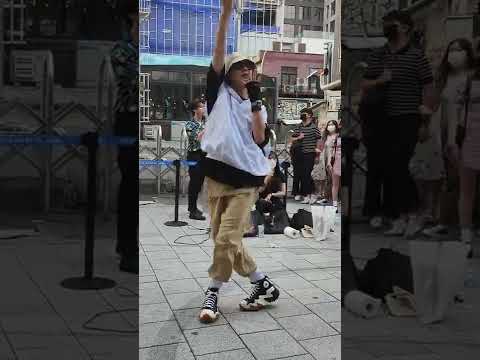 홍대버스킹 220821 강신화 - Sneakers (ITZY Dance cover)