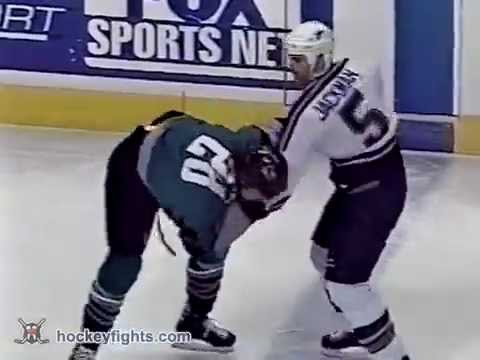 Matt Bradley vs Barret Jackman