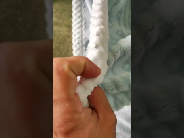 Vídeo relacionado con Qucover 150x200cm Manta Ultra Suave para Cama 90, Mantas de Franela Azul a Rayas para Sofá, Silla, Manta Decorativa Bohemia Azteca para Cama, Caliente y Ligera para Todas Las Estaciones, Doble