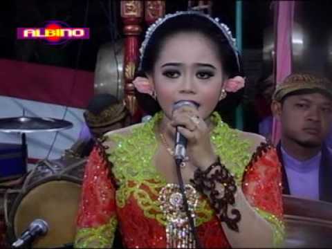 PUSPO WARNO lajeng NGUDANG PUTRO == CINDE LARAS voc RINI EPELEDUT vs SARTONO siiip banget