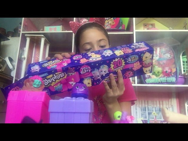 Vídeo relacionado con Shopkins HPK76 SK7 Party Mega Pack 20 4 Cajas Regalo Modelo Aleatorio