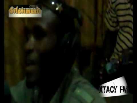 Dela B LivE on XtaCy Fm.avi