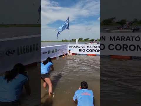 Llegada a la meta de Pablo Scozzina en la Santa Fe–Coronda para aficionados