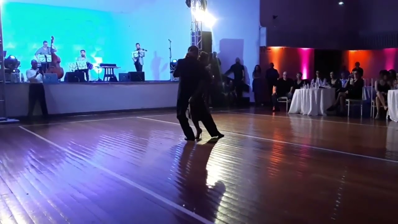 Luciana Mayumi & Luciano Bastos - Pata Ancha (Tango Bardo)