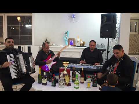 U gostima kod Momira. - kolo - Milosev lavirint