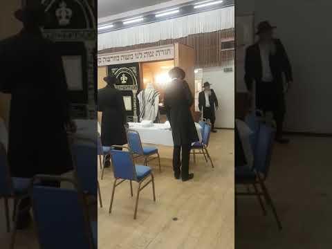 Selichos in Lubavitch House London by Chazan Rabbi Naftoli Tiefenbrun