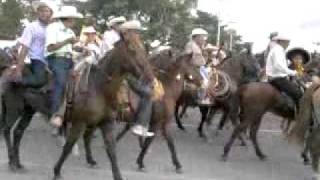 preview picture of video 'Cabalgata BRIDON Mamantel 2010'