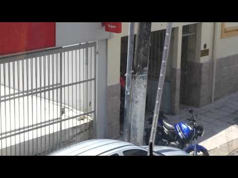 Meliantes em fuga do cartório na Henrique Martins - 05/12/2013