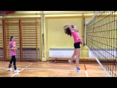 Mini odbojka - trening "koraci za smeč" s tenis lopticom