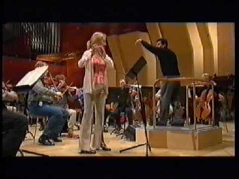 Victor Costa conducts the Carl Nielsen's Flute Concerto, Soloist : Ulla Miilmann