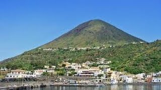 preview picture of video 'Italie Sicile iles Eoliennes découverte de Santa-Marina port de l'ile de Salina'