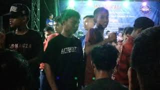 Download lagu RONGGENG di pamarican yg membludak part 2 mp3