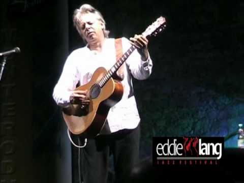 Tommy Emmanuel live in Italy  @ Eddie Lang Jazz Festival 2006 - "Guitar Boogie"