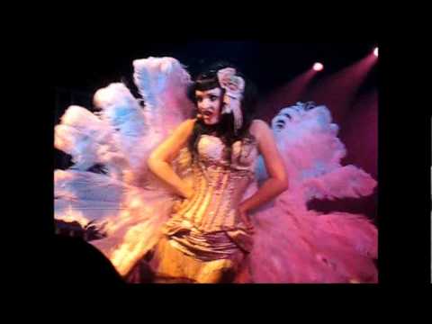 Dominant, Veronica's burlesque dance 13/4/12