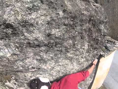 ‪Mello Boulder - 98 sector Ponte Canale - Spigolo della Madonna - line 2a - climber Max Fiorelli‬
