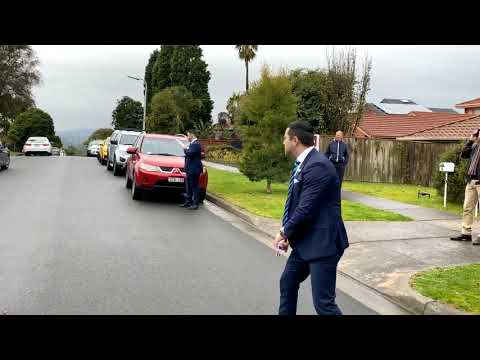 Live Auction @ 54 Kenross Drive, Wheelers Hill