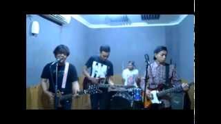Download lagu Purple People - Menanti Hari Esok ( Footage) mp3