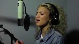Tori Kelly Singing Pocahontas&#39; &quot;Colors of the Wind&quot;
