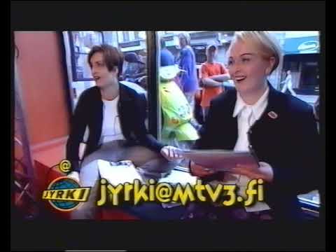 JYRKI: Micaela ja Raisa lukevat fakseja