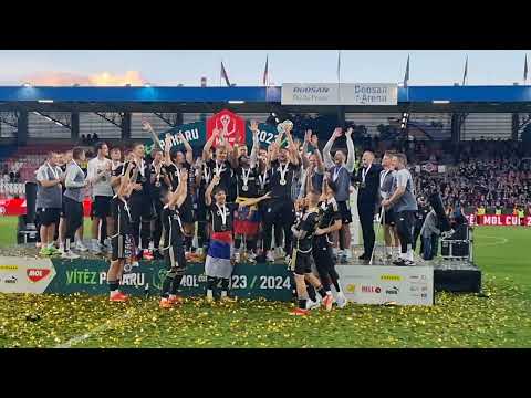 FINÁLE MOL CUP 2023/24 - předání poháru 🏆🟦🟨🟥
