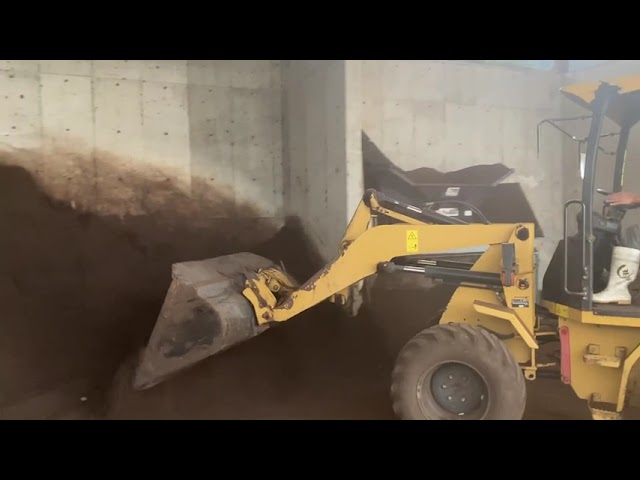 ダブルローター型堆肥粉砕機