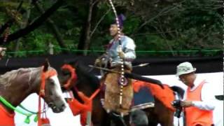 preview picture of video '町田 流鏑馬（やぶさめ） 町田時代祭り 2011 -- Yabusame at the Machida Jidai Festival'