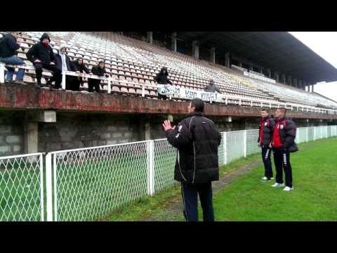 nkJEDINSTVO.com Obraćanje trenera i kapitena SN pred Tuzlu