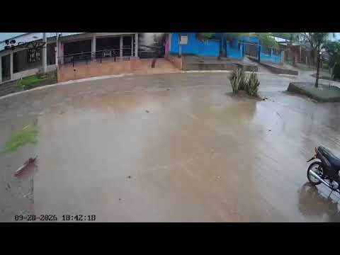 ¡TREMENDO! 😱 🤯⚡️ Impacto de rayo en Delfín Gallo, Tucumán 28/09/26 #tormenta 