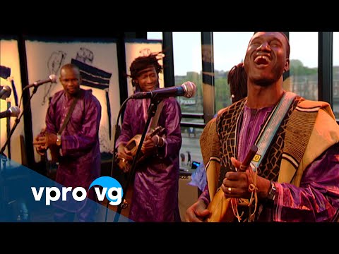 Bassekou Kouyaté & Ngoni Ba - Ne Me Fatique Pas (live)