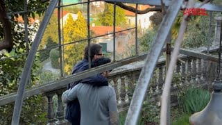 Il ministro Giorgetti a Gemonio, a casa di Umberto Bossi: l'abbraccio con il figlio Renzo