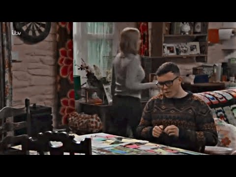 Liv Flaherty 6th January 2022 Part 1 (liv mentions) - vinny is getting closer to who killed ben