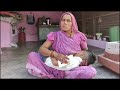 Ibu Ibu Di India Menyusui Anak Yang Udah Besar