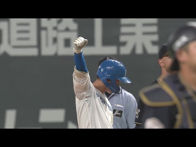 【3回裏】ファイターズ・石井一成 4試合連続の安打はライトへのタイムリーヒット!! 2022年7月3日 北海道日本ハムファイターズ 対 オリックス・バファローズ